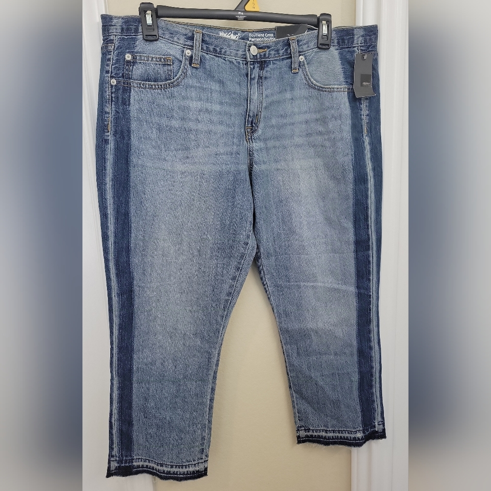 Mossimo 90s Plus Size Two Toned Striped Cropped Boyfriend Jeans size 16.…